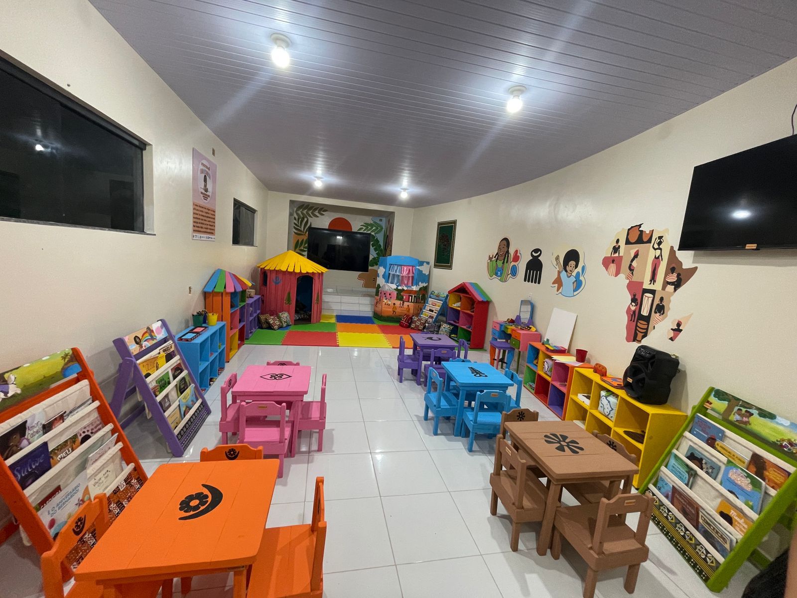 AFROTECA ABAYOMI.jpg